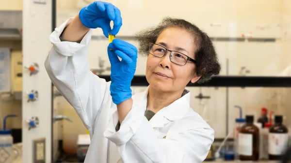 oil-vial-VC-image-gallery (1)