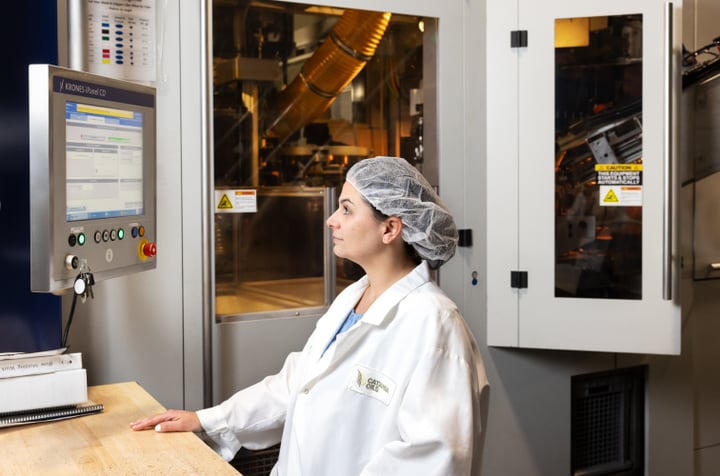 plant-blow-molder-LB-default-cards