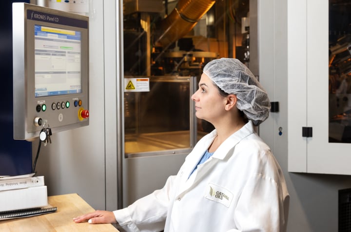 plant-blow-molder-LB-zoomed-in-default-cards