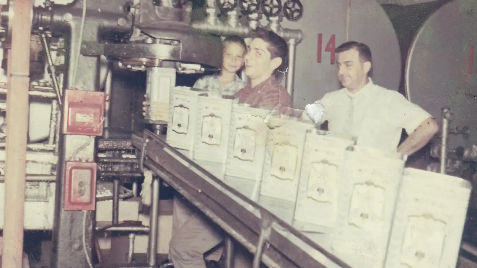 filling-line-c1968-image-gallery