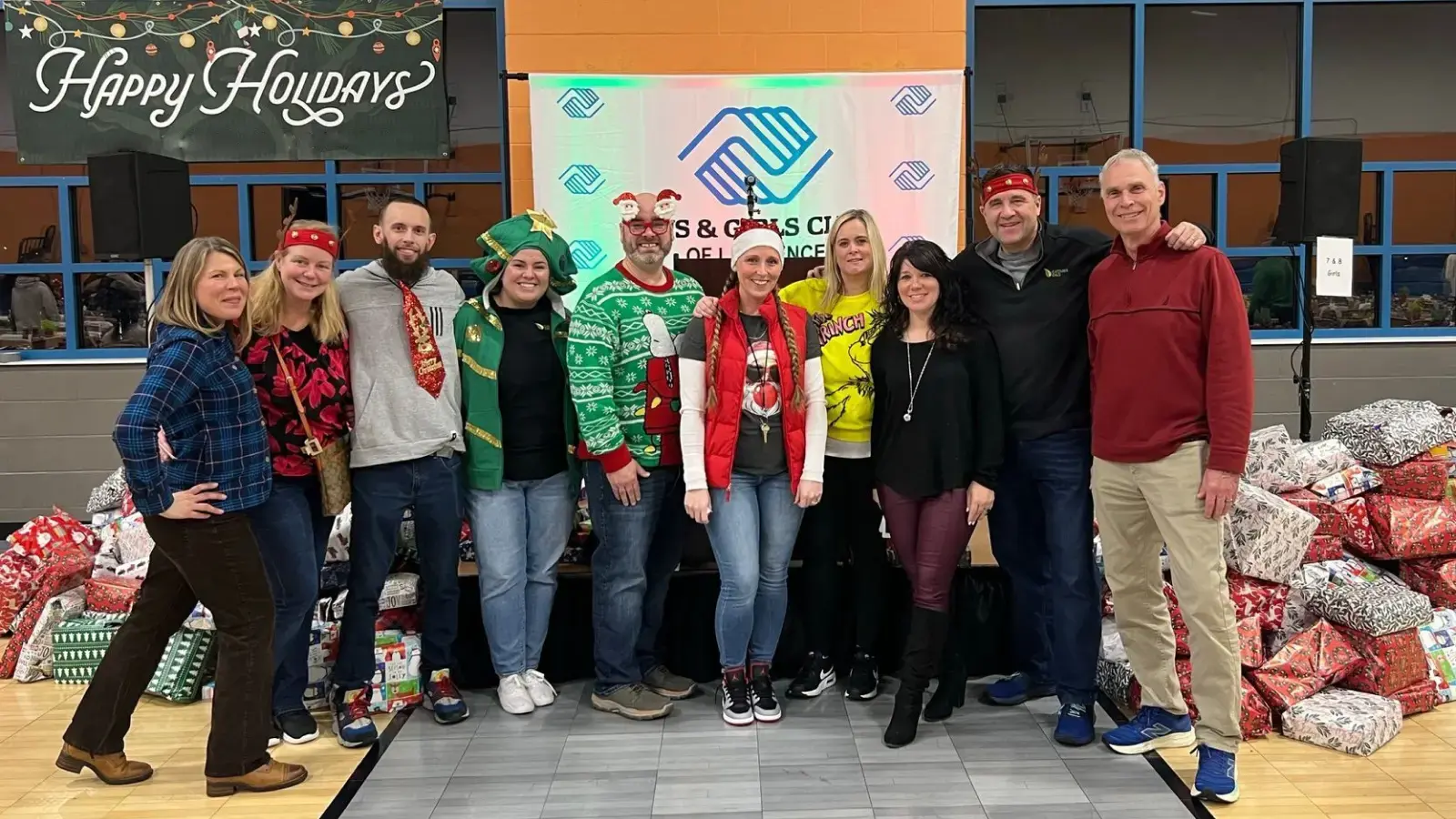 volunteer-christmas-image-gallery (1)